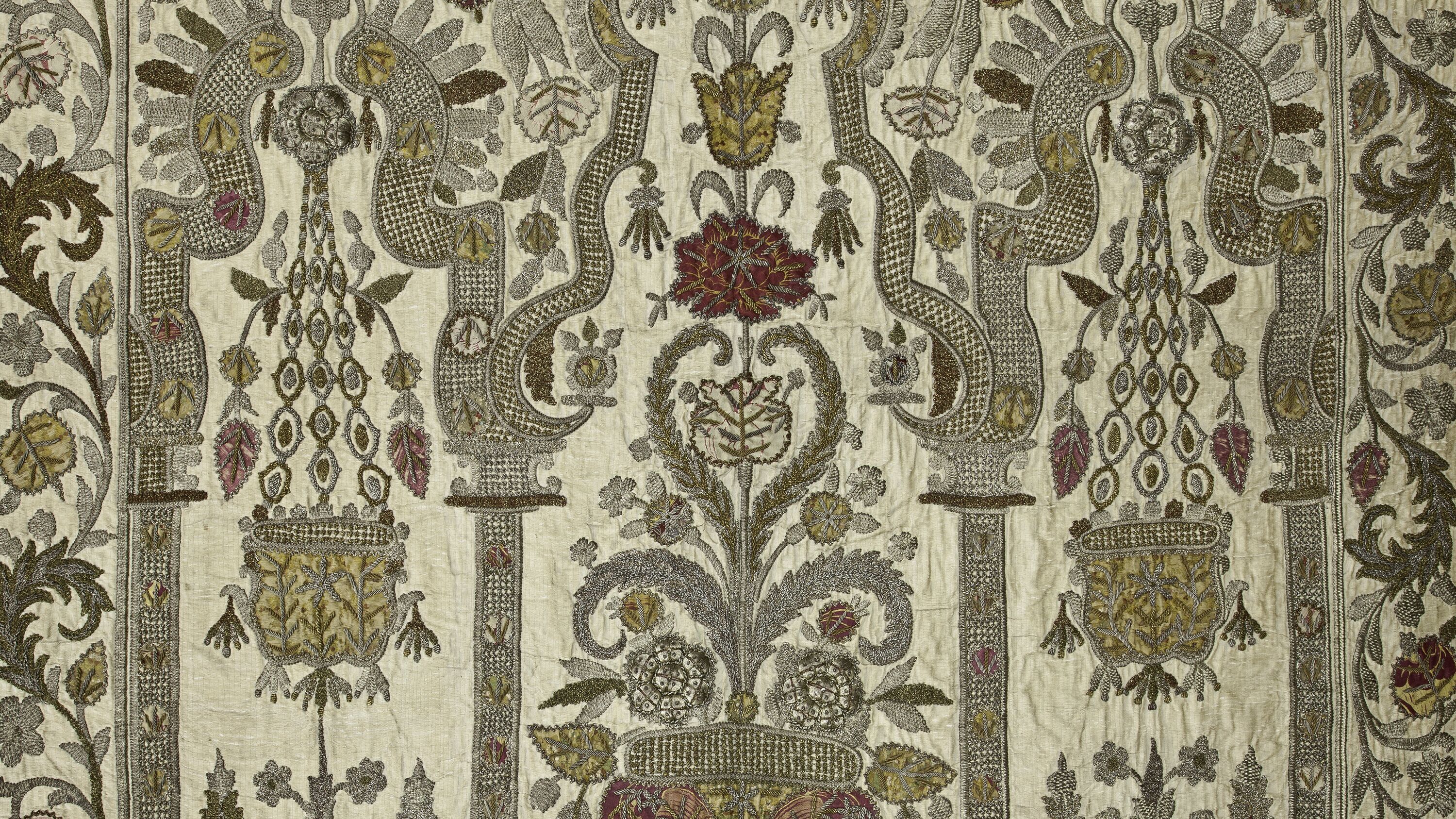 Curtain. The Ottoman Empire. The end of the XIX century. Silk, cotton, metal thread, gold-brocaded cord, cannetille; hand embroidery, applique. Collection of the Mardjani Foundation