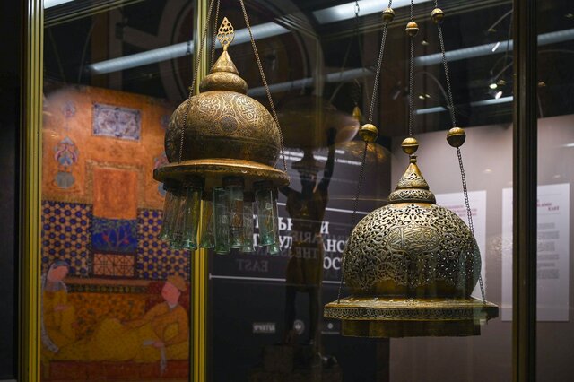 Luminaries in the Islamic East - 6