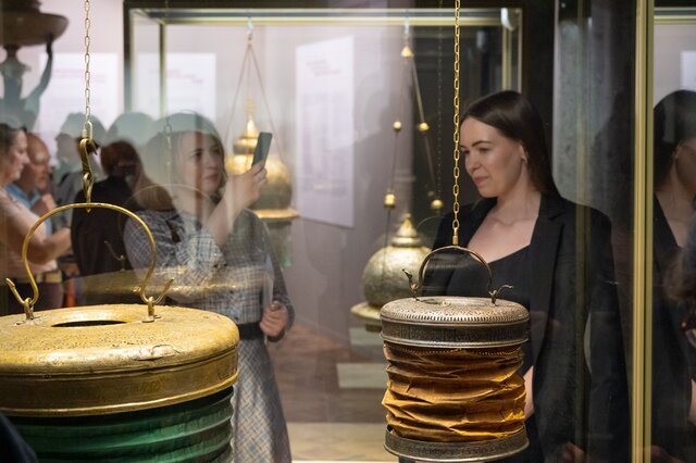 Luminaries in the Islamic East - 12