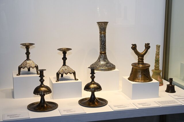 Luminaries in the Islamic East - 13