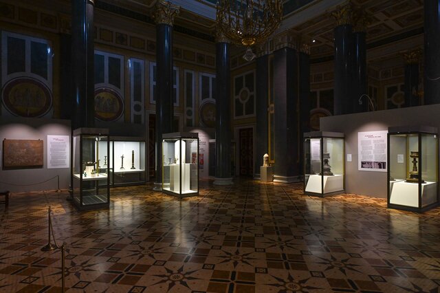 Luminaries in the Islamic East - 5